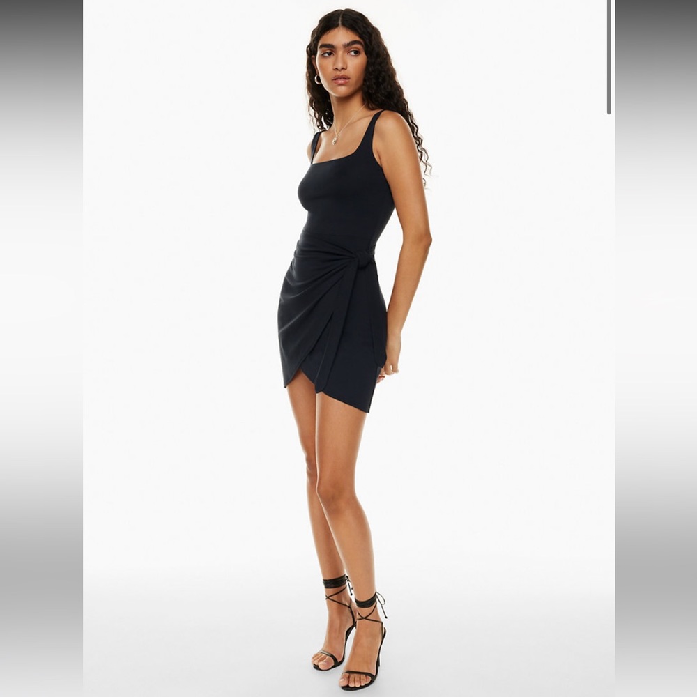 SOLD Aritzia Wilfred Saturn Mini Dress: Size M